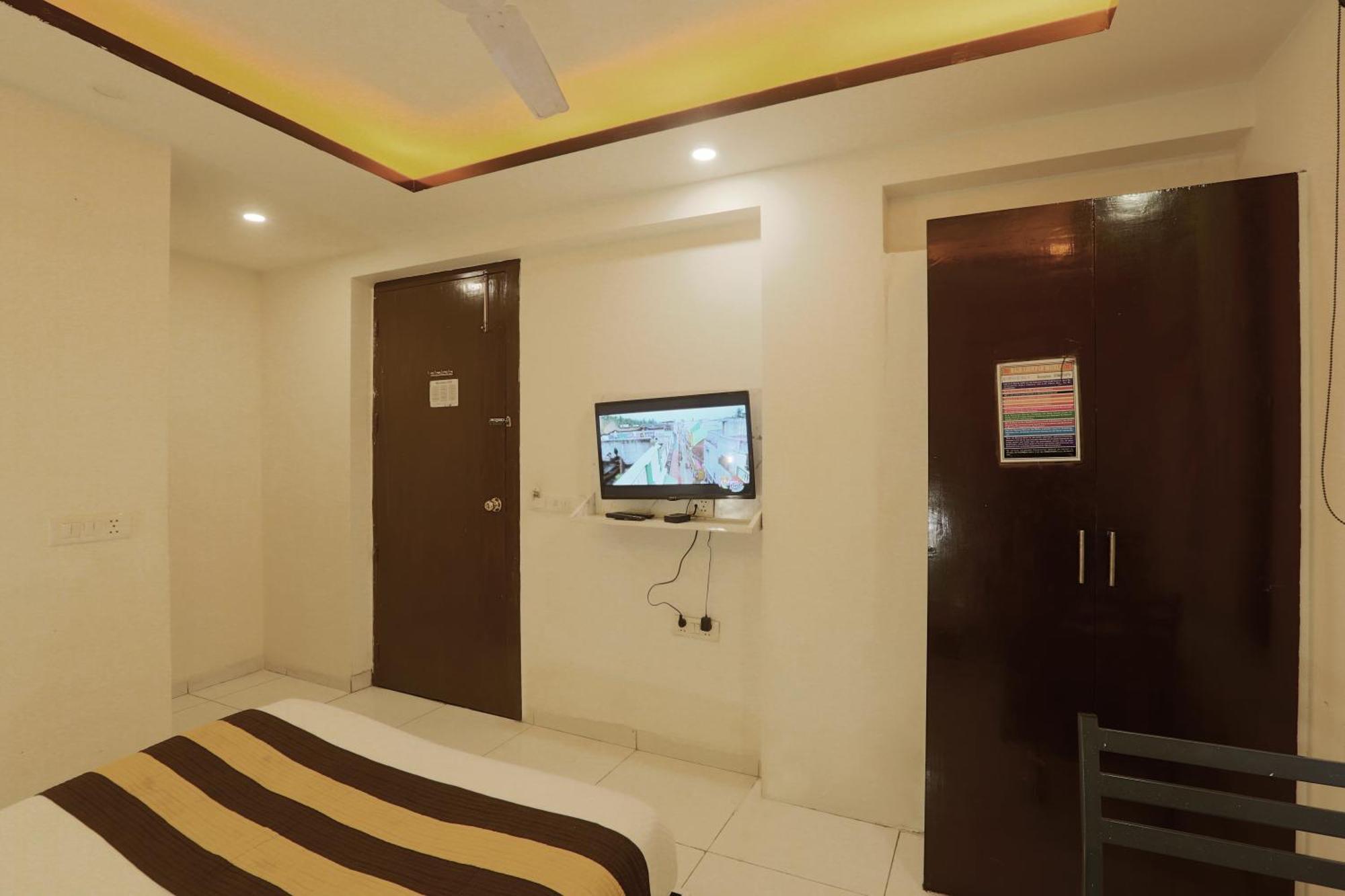 Hotel Triton Grand At Delhi Airport Nova Deli Exterior foto