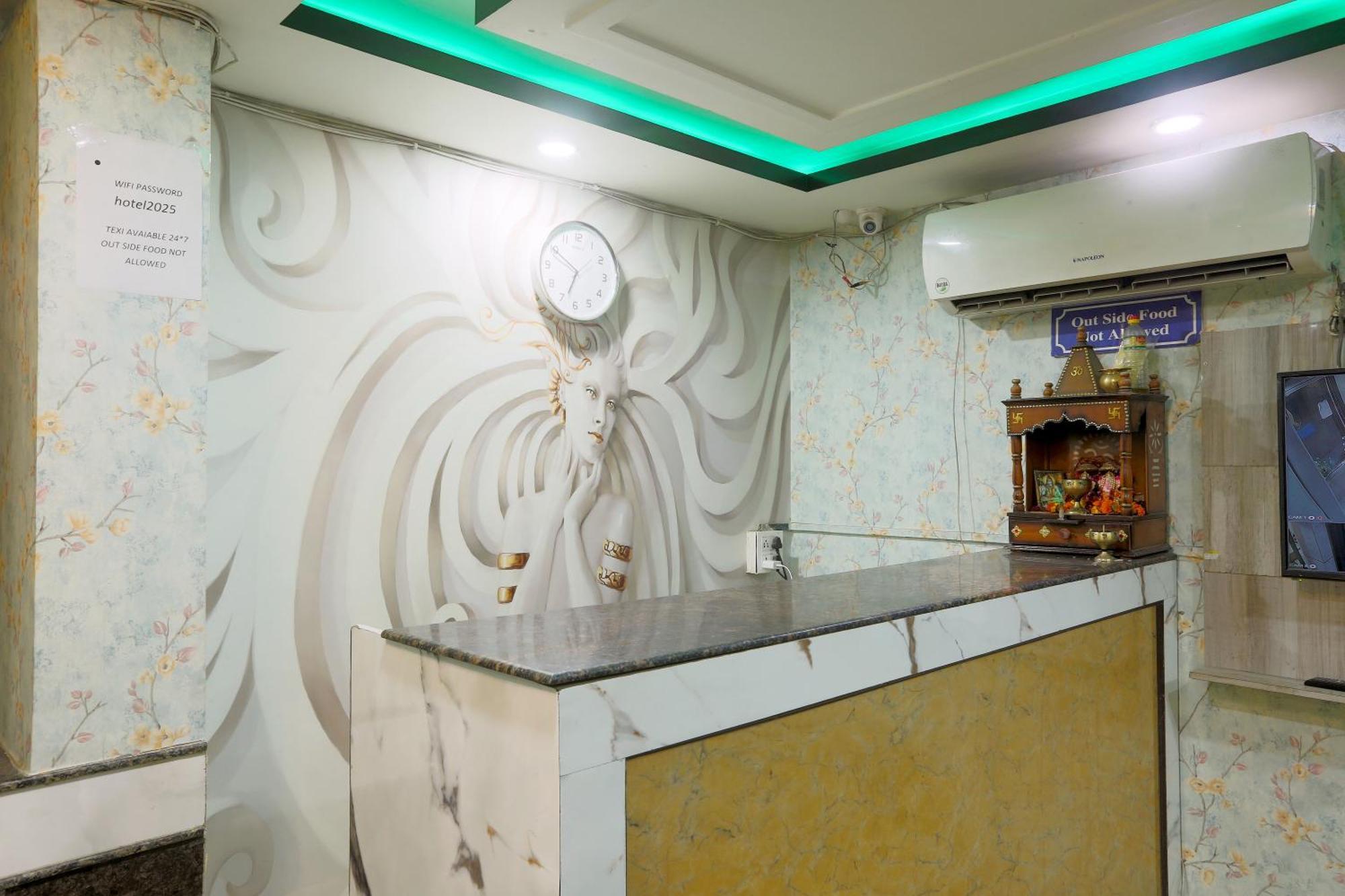 Hotel Triton Grand At Delhi Airport Nova Deli Exterior foto